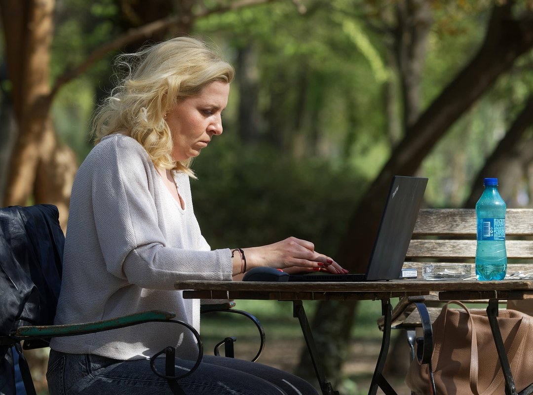 Your Guide to Reading Portuguese News from Anywhere